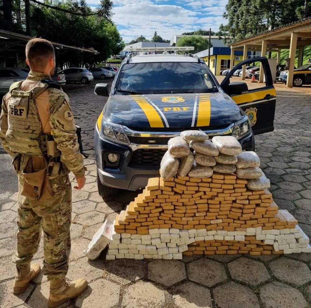 PRF apreende mais de 660 quilos de maconha em menos de 36 horas em SC