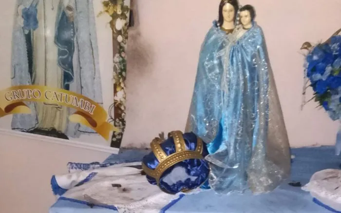 Furto de coroas e depredação da igreja de Nossa Senhora do Rosário causa revolta em Araquari