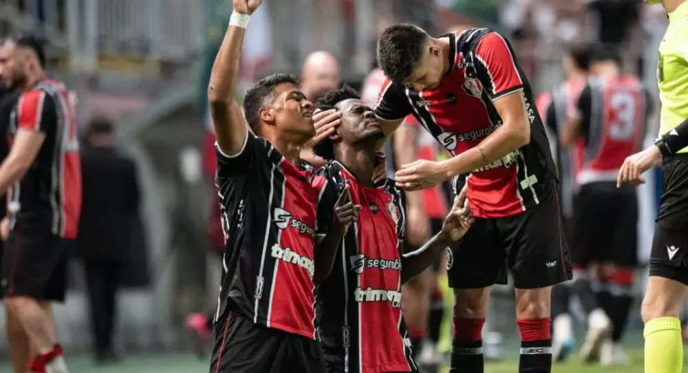 JEC vence Barra e volta à liderança de grupo da Série D