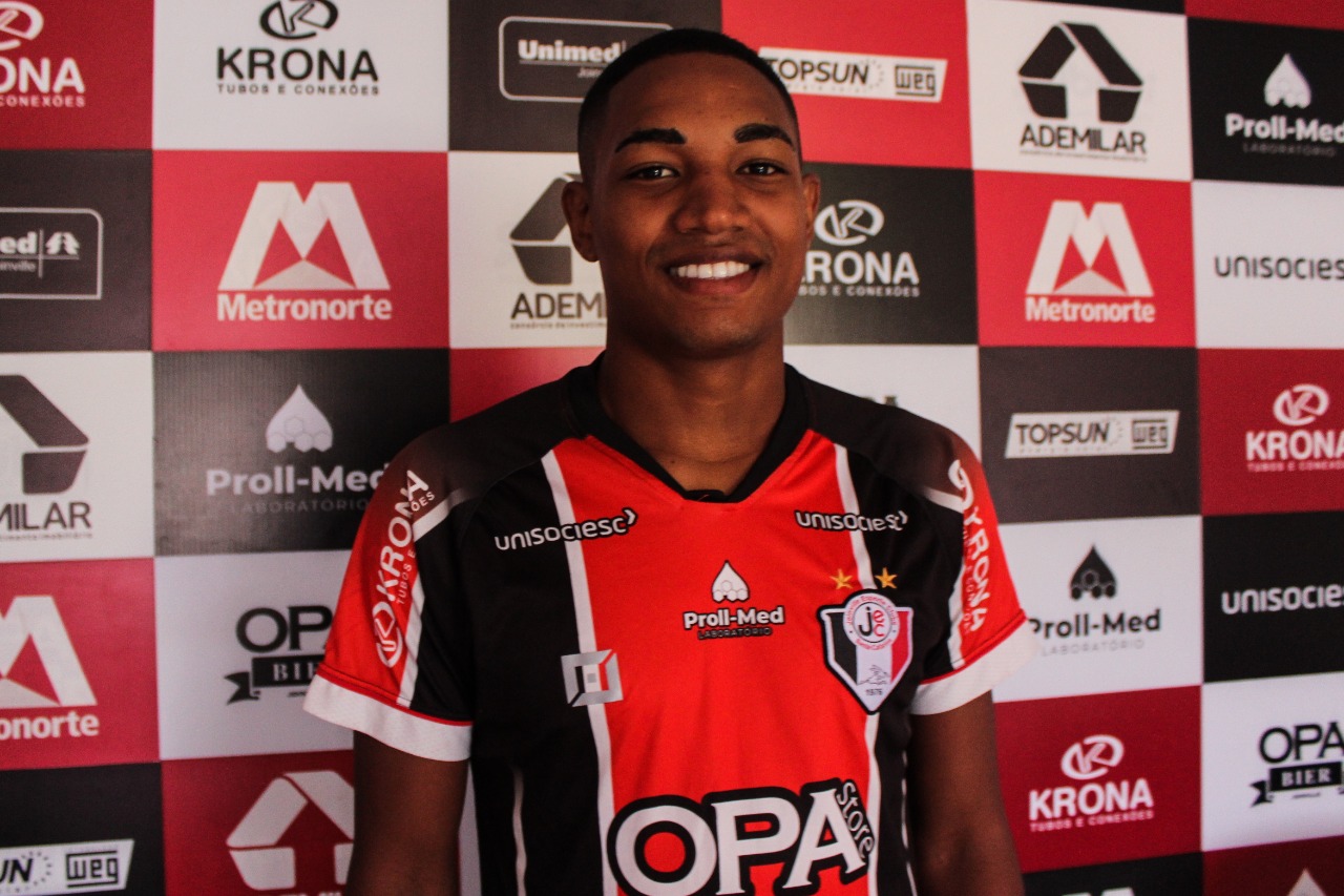 JOINVILLE APRESENTA O ATACANTE FERNANDINHO