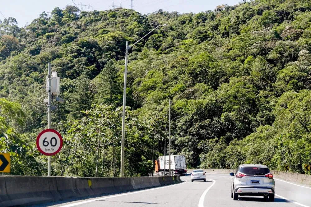 Mais de 60 novos radares passam a operar entre SC e PR; veja pontos