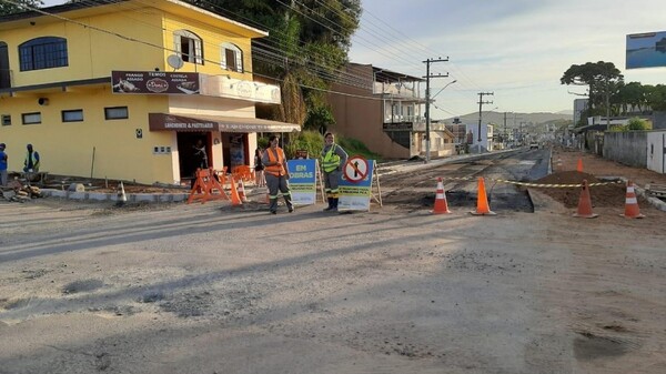 Atenção motoristas: Parte da Avenida Getúlio Vargas em Balneário Piçarras ficará fechada até domingo