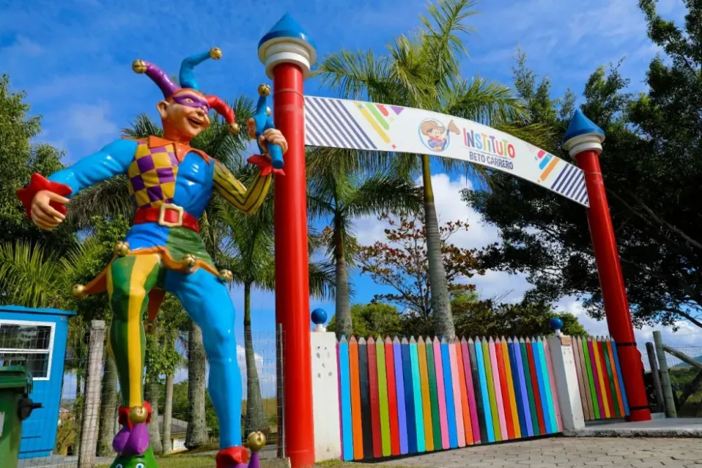 Instituto Beto Carrero promove bazar beneficente neste sábado (14) em Penha