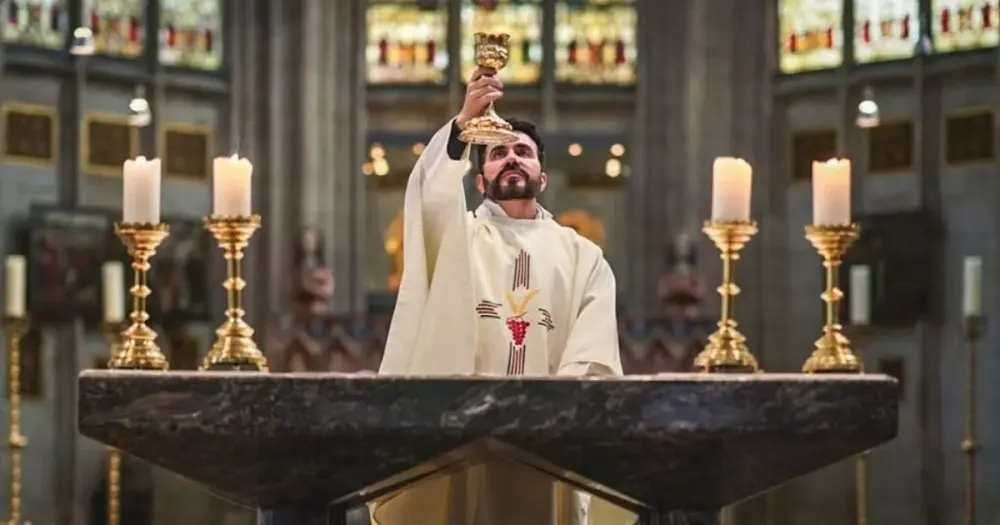 Padre Fábio de Melo é denunciado ao Vaticano após polêmica em cafeteria de Joinville