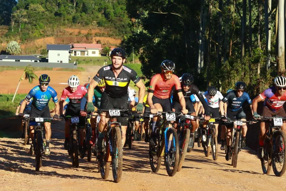25ª edição da Volta a Santa Catarina em Mountain Bike em Balneário Piçarras foi um sucesso