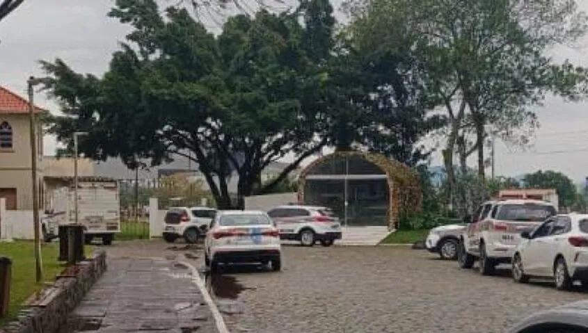 Homem é encontrado morto com vários na cabeça dentro do cemitério do bairro Machados em Navegantes
