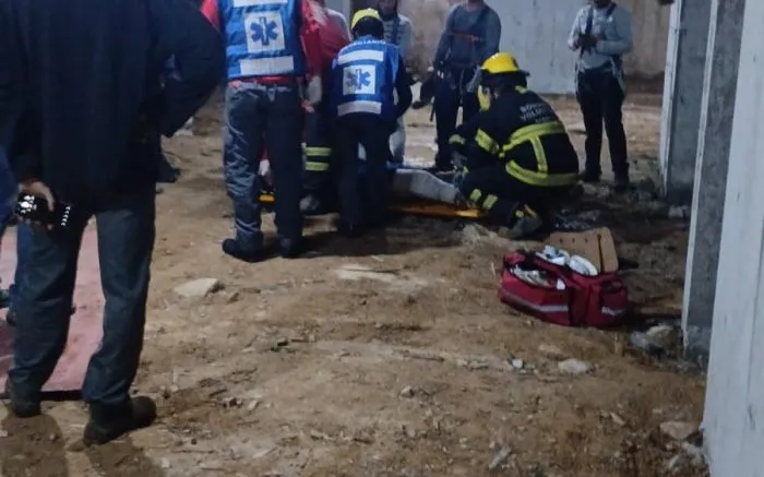 Trabalhador despenca nove metros em fosso de elevador em obra na praia do Tabuleiro em Barra Velha