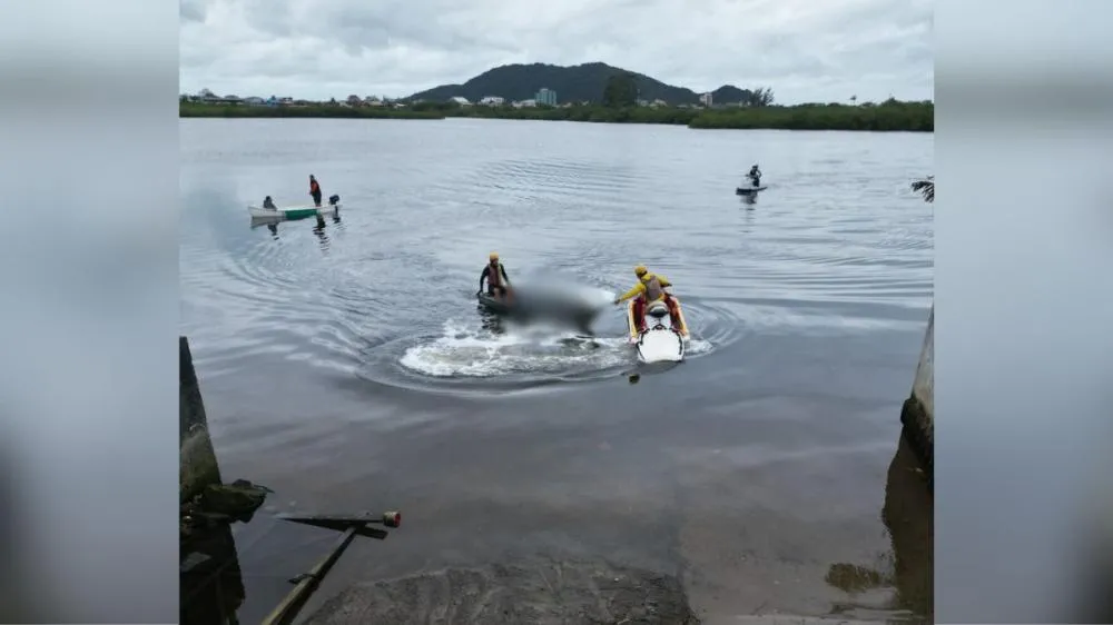 Pescador é encontrado morto preso em rede de pesca em São Francisco do Sul