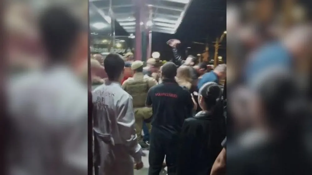 Culto termina com confusão e briga por causa de traição de pastor em Joinville