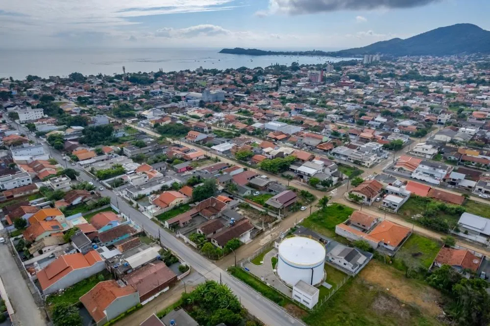 Campanha “Se Liga – Esgoto Tratado, Futuro Garantido” incentiva moradores a se conectarem à rede em Penha