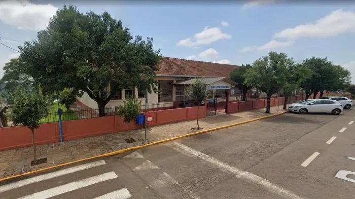 Ex-aluno invade escola e mata criança com golpes de facão no norte do RS 