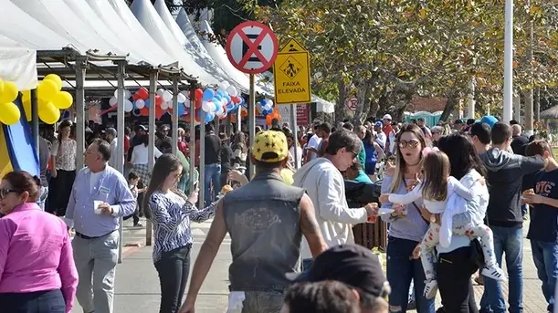 7º Encontro dos Amigos de Penha terá 31 barracas neste domingo na Praia Alegre