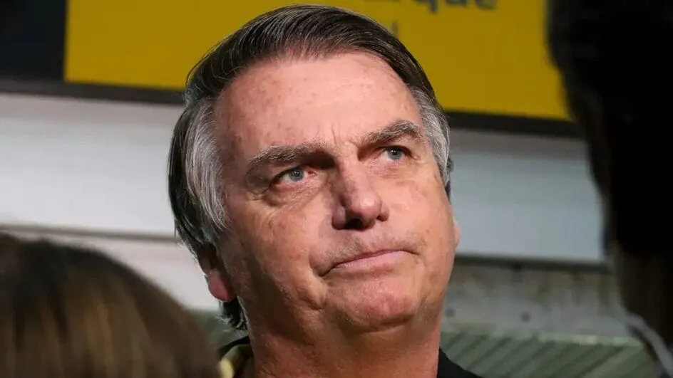Bolsonaro é alvo de operação da PF e passará a usar tornozeleira eletrônica