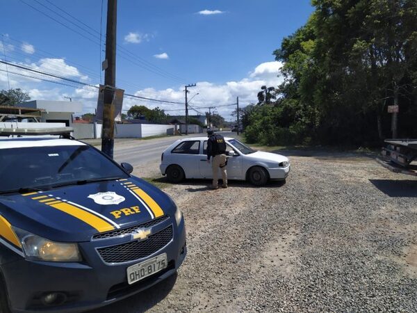 Navegantes: PRF recupera na BR-470 um Gol roubado no Rio Grande do Sul