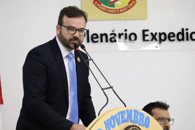 9X2: ISAC HAMILTON DA COSTA RETORNA A PRESIDÊNCIA DA CÂMARA DE VEREADORES DE PENHA