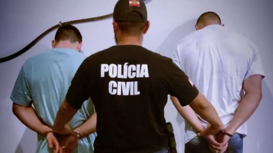 Filho que orquestrou assassinato dos pais é condenado a 42 anos de reclusão em Indaial 
