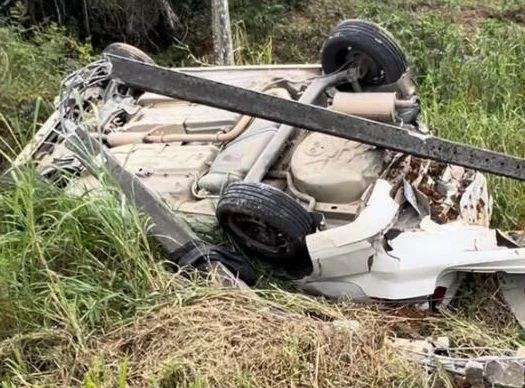 Avó morre em capotamento na Transbeto e avô e dois netos sofrem ferimentos leves