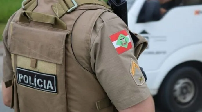 Morador de Penha é preso com cerca de 20 quilos de cocaína após perseguição policial 