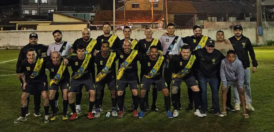 Flexa Negra mete uma dúzia de gols no Fênix e se classifica para as quartas-de-final do Suição de Penha