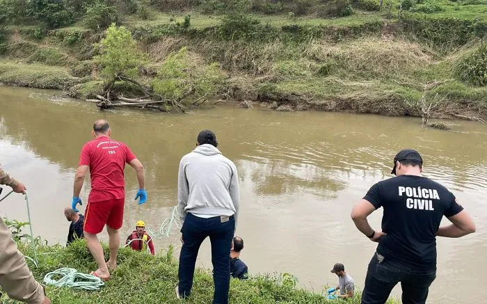 Corpo de homem é encontrado no rio Itajaí-mirim em Itajaí