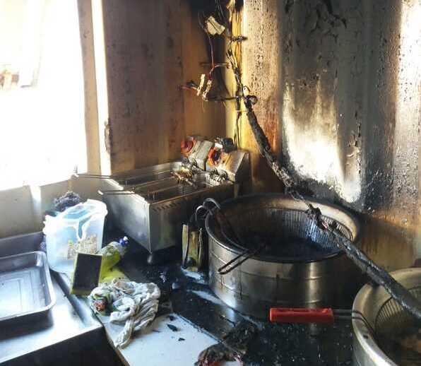 Fritadeiras elétricas de lanchonete pegam fogo em Barra Velha