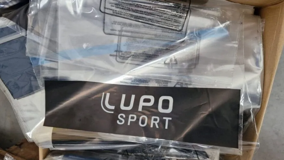 Dupla é presa com mais de dez mil produtos falsificados da marca Lupo em Araquari