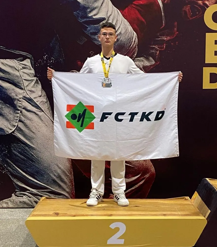 Pedro Henrique Tansini conquista o vice-campeonato no Super Brasileiro de Taekwondo em Aracaju