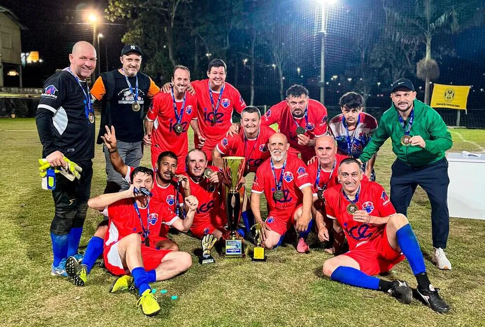 Manchester Penha e Santa Lídia são campeões do Sub 15 e Master do Municipal de Suíço de Penha