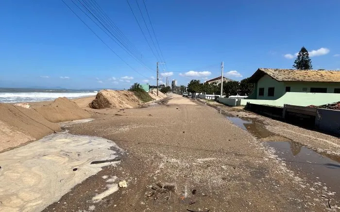 Barra Velha decreta emergência por estragos das ressacas