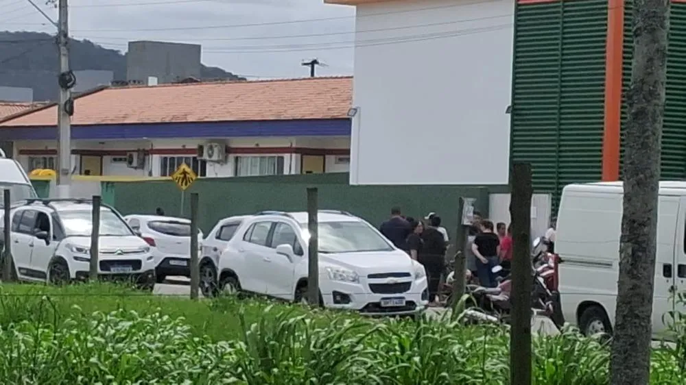 Aluno de 13 anos e amigo rendem e esfaqueiam colega de escola em Camboriú