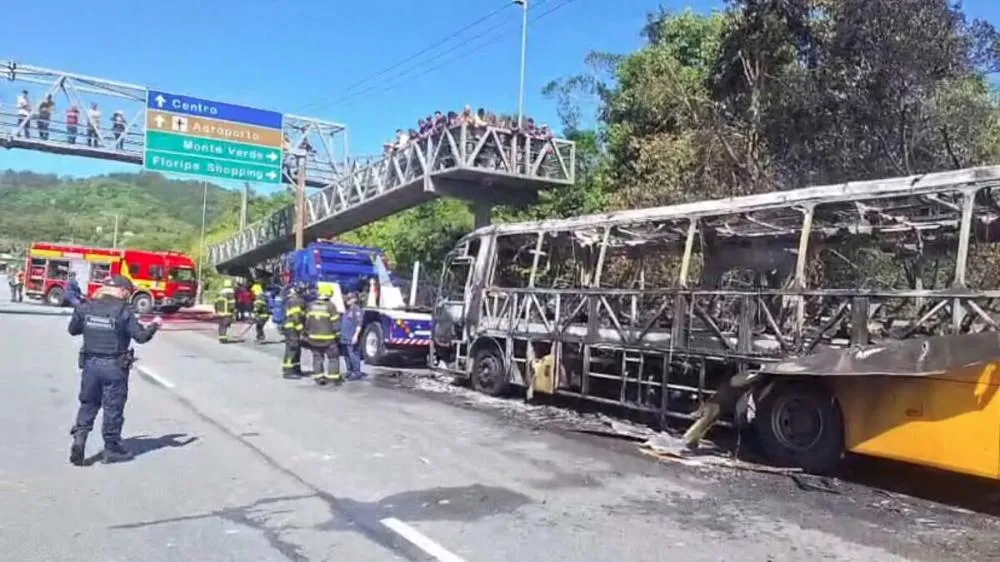 Acidente entre motocicleta e ônibus e deixa um morto na SC-401 em Florianópolis