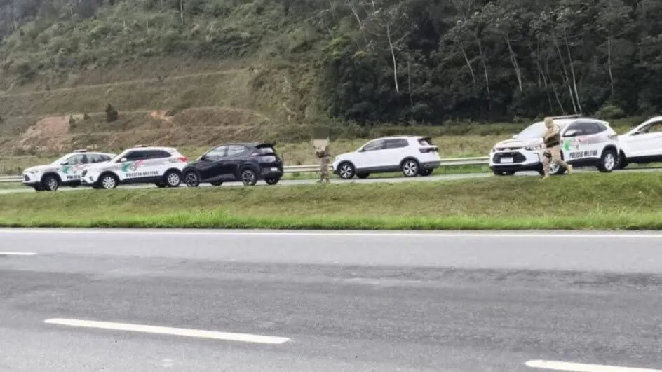 Perseguição cinematográfica na BR-470 termina com bandido morto em Gaspar