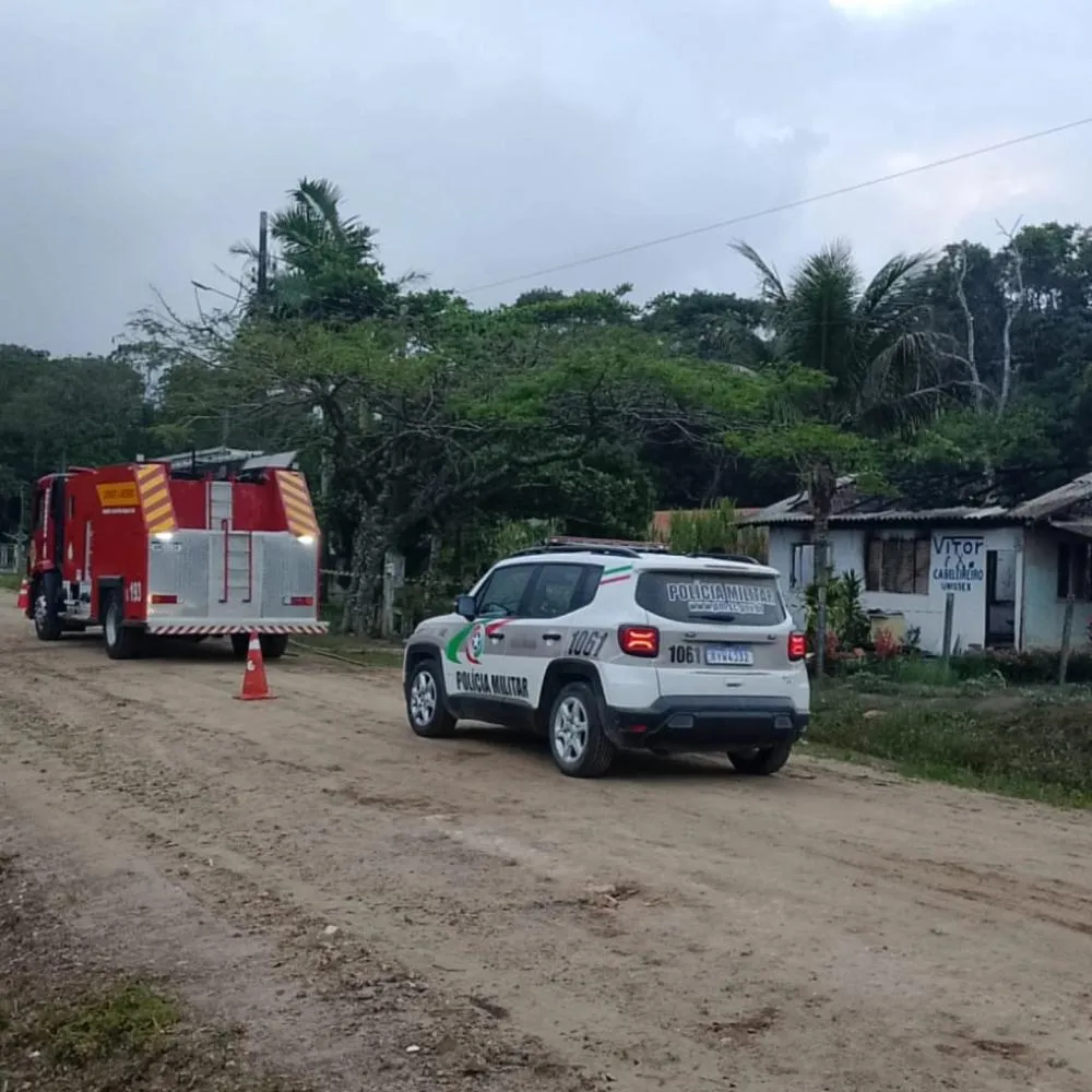 Incêndio em salão de beleza mata uma pessoa em Balneário Barra do Sul