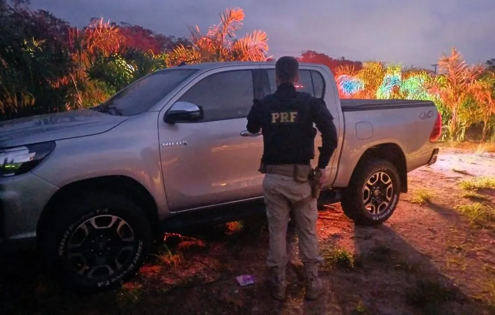 Picape furtada em Balneário Piçarras é encontrada escondida em plantação em Garuva