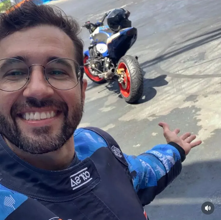 Quem era o piloto paulista que morreu em show acrobático no Beto Carrero World