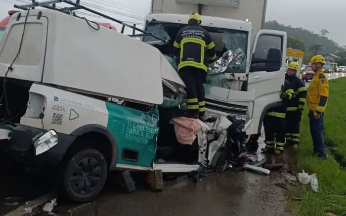 Escada mata caminhoneiro em acidente de trânsito na rodovia Jorge Lacerda em Ilhota