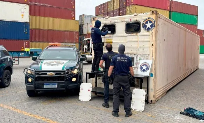 Receita Federal encontra cocaína em contêiner no Porto de Itajaí