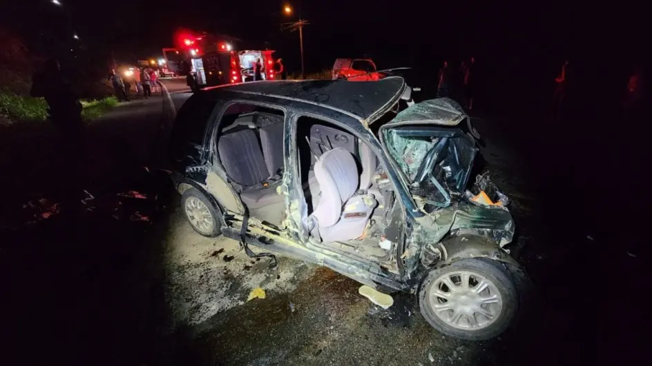Pai e filho e um amigo morrem em grave acidente no bairro Itoupava em Blumenau