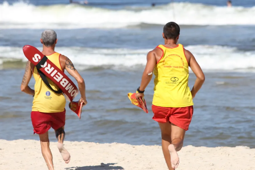 Penha recebe reforço de guarda-vidas durante a temporada de verão