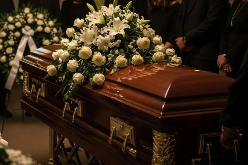 Família vela corpo de defunto errado e caso é descoberto instantes antes do enterro