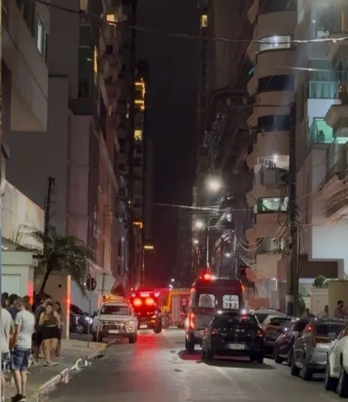 PMs pulam na hora certa e evitam tragédia no 13ª andar de prédio em Itapema