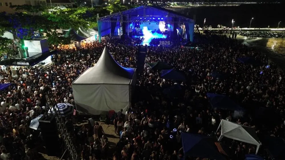 Shows gratuitos e espetáculo de fogos marcam o Réveillon 2026 no Palco Central e Itacolomi em Balneário Piçarras 