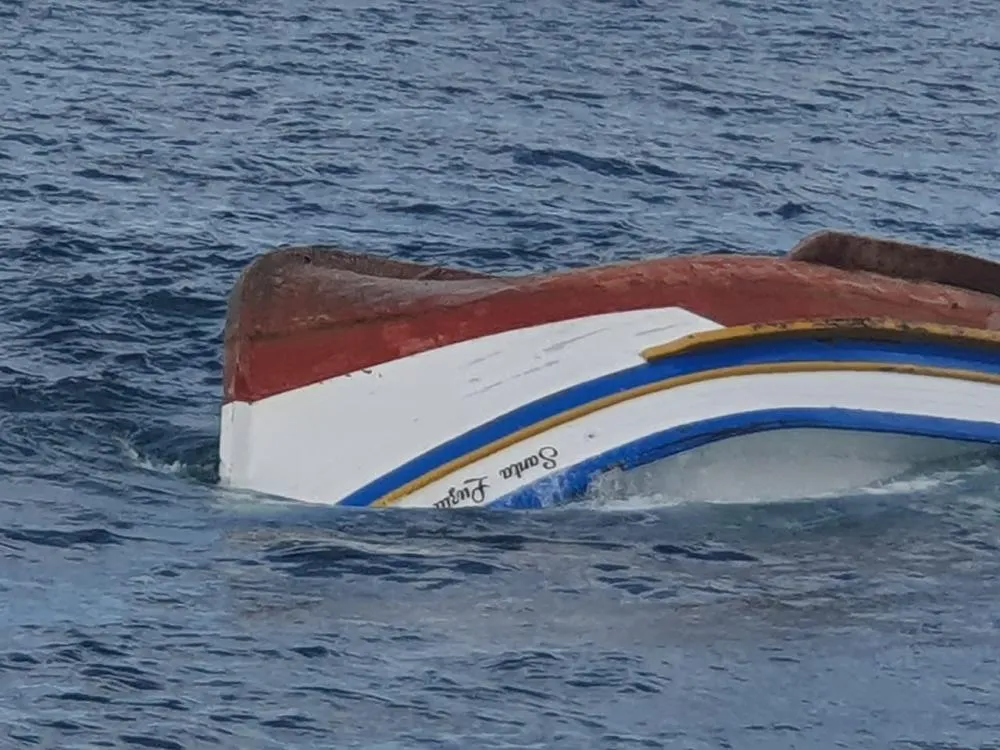 Naufrágio nas proximidades da ilha dos Tamboretes deixa um pescador morto e outro é resgatado com vida