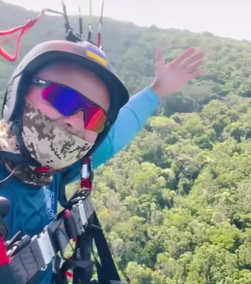 Piloto de parapente morre em acidente na praia Vermelha em Penha