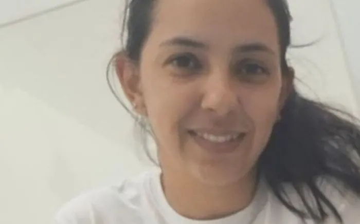 Mulher morta pelo ex na frente da sede do Pelotão da PM é sepultada em Balneário Piçarras