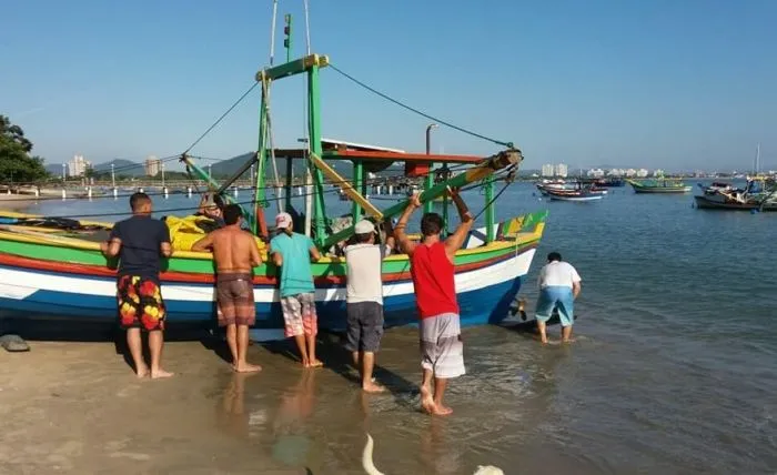 Pescadores ganham novo prazo para rastreamento de embarcações de arrasto