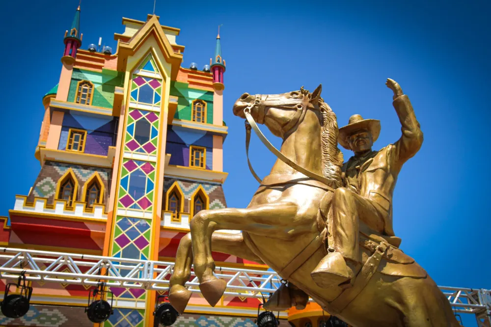 Beto Carrero World investe R$ 2 bi, terá hotéis e área temáticas do Bob Esponja e Galinha Pintadinha