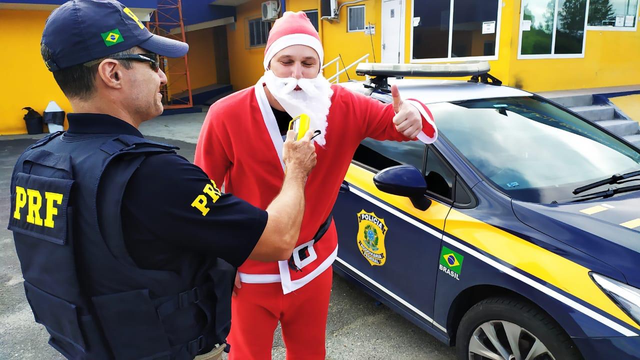 HO! HO! HO! - PAPAI NOEL É APROVADO EM TESTE DE BAFÔMETRO EM BARRA VELHA