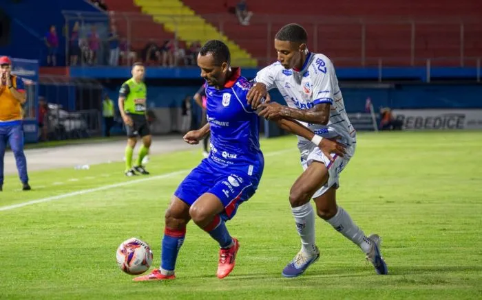 Marcílio toma o empate do Carlos Renaux nos acréscimos com um jogador a mais