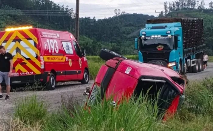 Capotamento seguido de atropelamento mata motorista e deixa mais um ferido grave em Luiz Alves